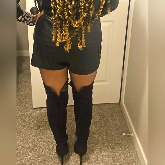 Over knee thigh high boots - Picture 7 of 9